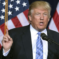 Donald Trump es presidente gracias al concurso musical de La Voz: la demencial historia que apadrinó Michael Moore