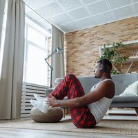 El ejercicio de calistenia que puedes hacer en casa para trabajar intensamente el abdomen  