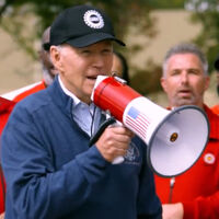 Trump y Biden politizan la mayor huelga del automóvil en la historia de EEUU. Y Elon Musk no quería perderse la fiesta