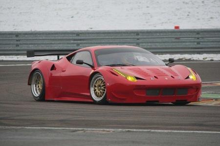 El Ferrari 458 Italia GT2 da sus primeros pasos