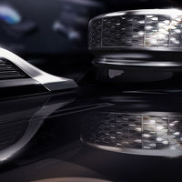 El Jeep Grand Wagoneer se sigue insinuando, a días de su estreno, con estos nuevos teasers