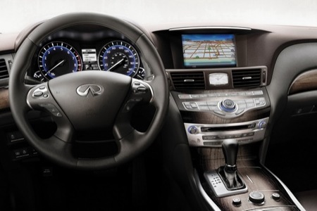 Infiniti M