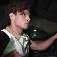 Nuevo escándalo en Kick: Clavicular atropella a un peatón y alega que fue en defensa propia 