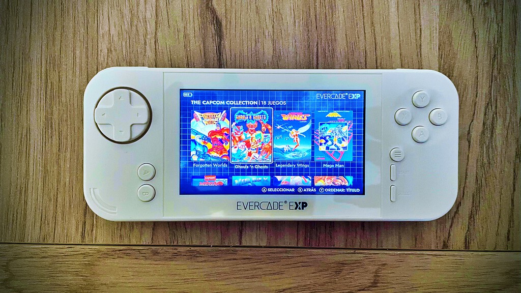 Análisis de Evercade EXP, la portátil que reivindica el retro y revalida el encanto atemporal del cartucho de videojuego Análisis de Evercade EXP, la portátil que reivindica el retro y revalida el encanto atemporal del cartucho de videojuego