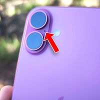 El secreto de que te oigan bien en las llamadas no está en un micrófono, sino en tres agujeros. Y nunca deberías taparlos