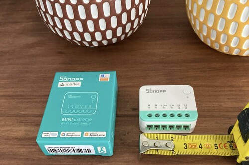 Tengo un pulsador de la luz tapado por un mueble: así he vuelto a usarlo, sin tener que dejarme la espalda