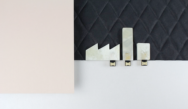 El mármol llega a los complementos personales de diseño con We Crave 