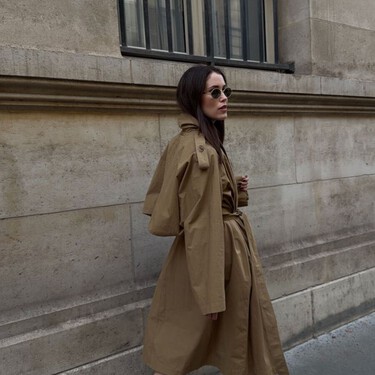 Esta falda midi estampada de inspiración 90s parece de lujo pero es de Zara y cuesta menos de 40 euros