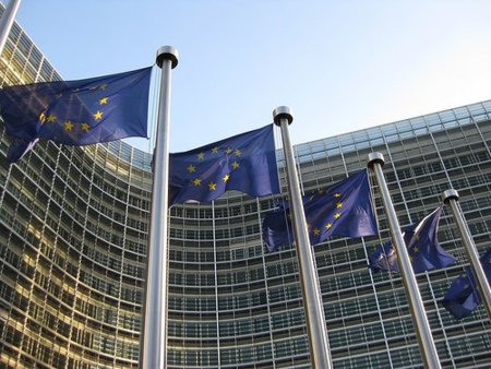 ACTA enseña sus cartas y la Comisión Europea lo celebra