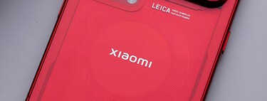 ¿Es este uno de los móviles más bonitos de Xiaomi? Poco le falta al 18 Pro que trae de vuelta el trending más vistoso de los 90 y 2000