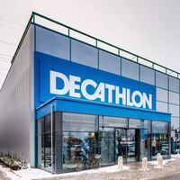 Decathlon se suma a la fiebre runner con esta ganga de zapatillas Asics perfectas para correr en la ciudad sin arruinarte 