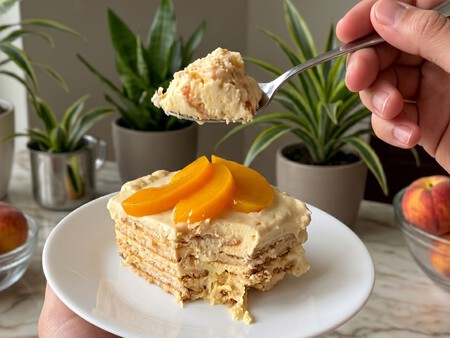 Cómo hacer una carlota con 1 lata de duraznos en almíbar y 4 ingredientes: disfruta este postre sin horno y fácil de hacer