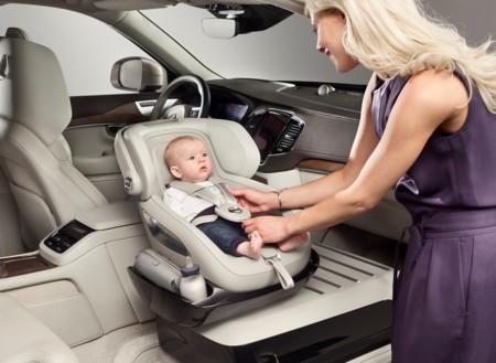¿Ya conoces el nuevo asiento para bebés de Volvo? ¡Te sorprenderá!