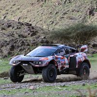 Guerlain Chicherit da la sorpresa y Carlos Sainz se salva del desastre tras un problema en el Audi