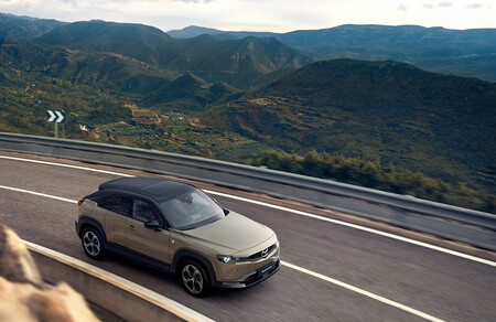 Mazda MX-30 e-Skyactiv R-EV