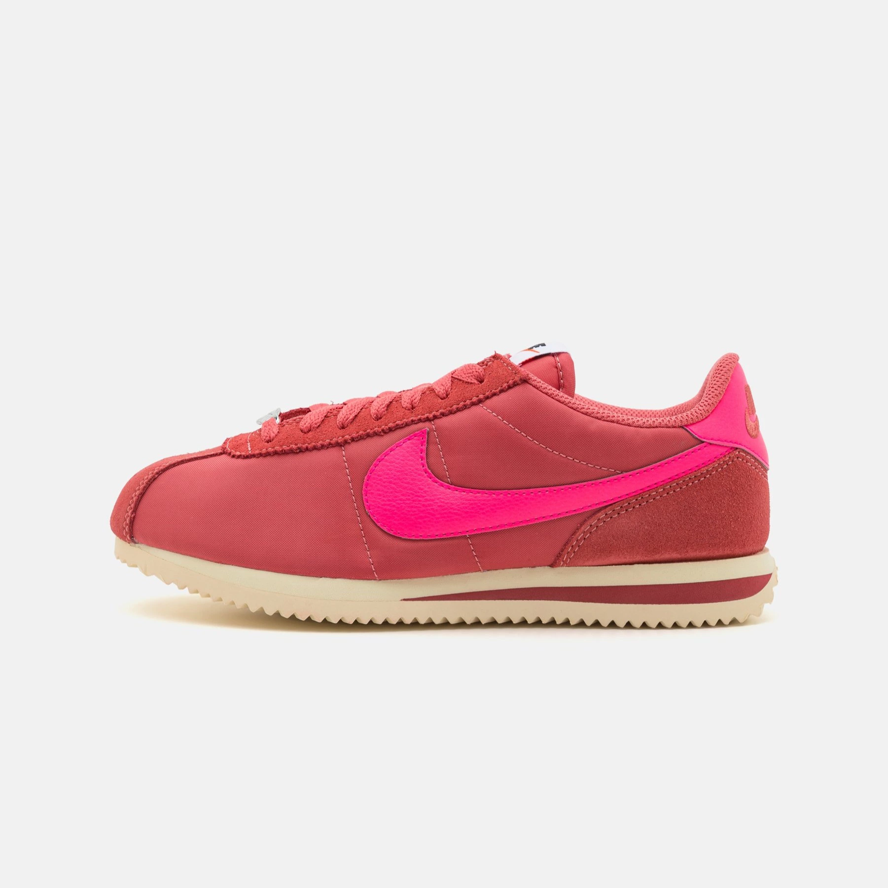 Zapatillas de deporte rosa oscuro de ante Cortez TXT de Nike