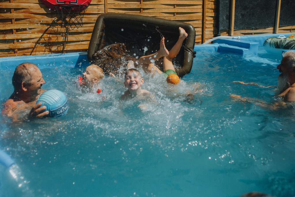 La depuradora de tu piscina portátil o de obra es una devoradora de vatios. Así puedes usarla sin que se dispare la factura 