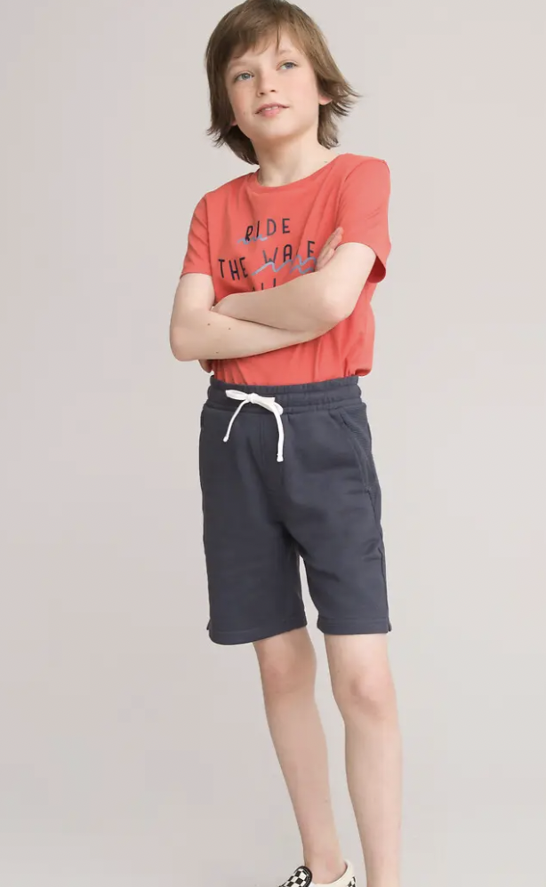 Detalles producto
 •  Talla: estándar
 •  Cintura ajustable elástica con cordón de ajuste
 •  2 bolsillos delante
 •  1 bolsillo en la espalda
 •  En suave muletón

Composición y cuidados
 •  Tejido principal: 100% algodón
 •  Material secundario: 100% algodón
 •  Lavar a 40 ºC
 •  Planchar a temperatura media/no usar lejía
 •  Secado a baja temperatura
 •  No limpiar en seco