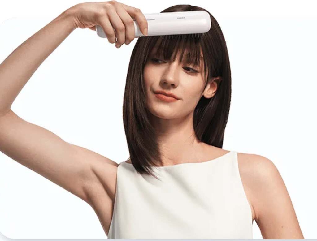 El nuevo aparato portátil de Xiaomi para una urgencia capilar: millones de iones negativos para "un peinado esponjoso"