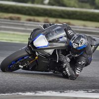 Melodía nipona: así de bien suena la nueva Yamaha YZF-R1 rodando en circuito
