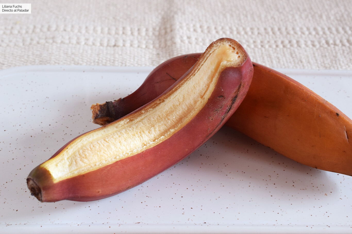Probamos el plátano rojo la nueva variedad de banana que ha llegado al