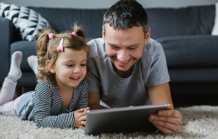 Más de 20 propuestas nacidas en redes para ayudar a las familias durante la cuarentena: cuentos, magia, orden en casa y más...