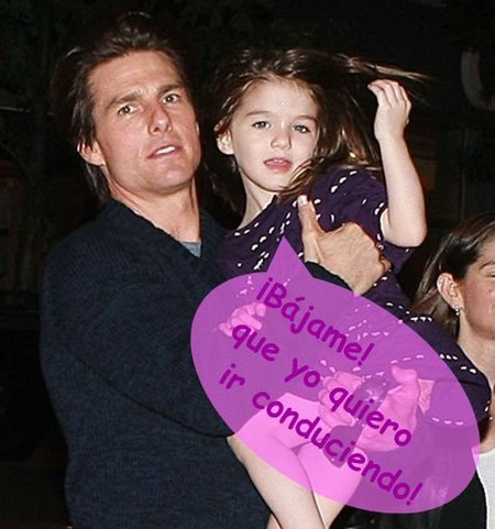 Tom Cruise le compra a Suri un coche de carreras