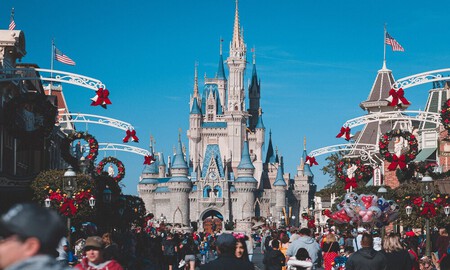 Asi Son Los Adultos Que Van A Parques Disney Sin Ninos La Empresa Lo Sabe Y Ya Esta Cambiando