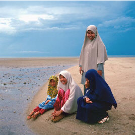 Irán prepara una isla sólo para turistas femeninas
