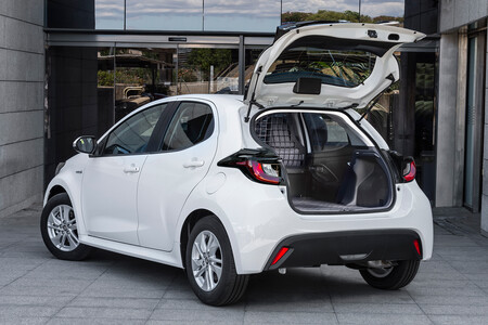 El Toyota Yaris ECOVan es un vehículo comercial híbrido en frasco pequeño por menos de 24.000 euros