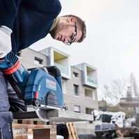 Chollazo en la sección de herramientas de Amazon, que nos permite comprar esta amoladora Bosch de 720W por poco más de 60 euros 