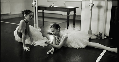 Capturar poesía en movimiento. Dos miradas diferentes de retratar la belleza de la danza