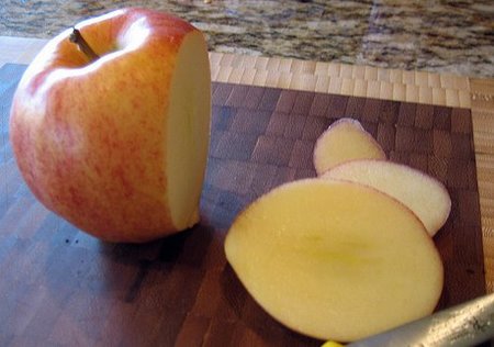 Apple corta por lo sano para ganar mercado