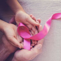 "Me aferro a mi hija y a la vida. ¡Quiero vivir!", hablamos con Yolanda, una madre diagnosticada de cáncer de mama por segunda vez