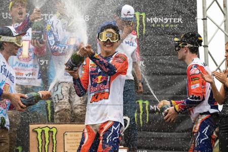 Herlings Celebra Campeon Mundo Mxgp