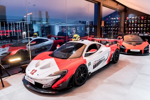 Así es McLaren Barcelona: más que un concesionario de coches, un lugar de culto para los amantes del motor