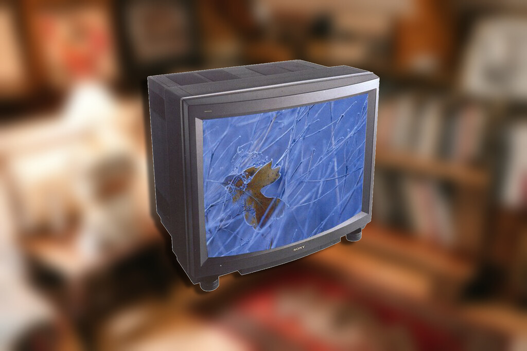 Cuando las teles grandes eran de 32 pulgadas, Sony lanzó este monstruo de 43 pulgadas y 200 kg. Su precio lo terminó de matar 