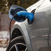 O recargas el coche híbrido enchufable o Alemania te 'multa'. La trampa de los PHEV está en el punto de mira