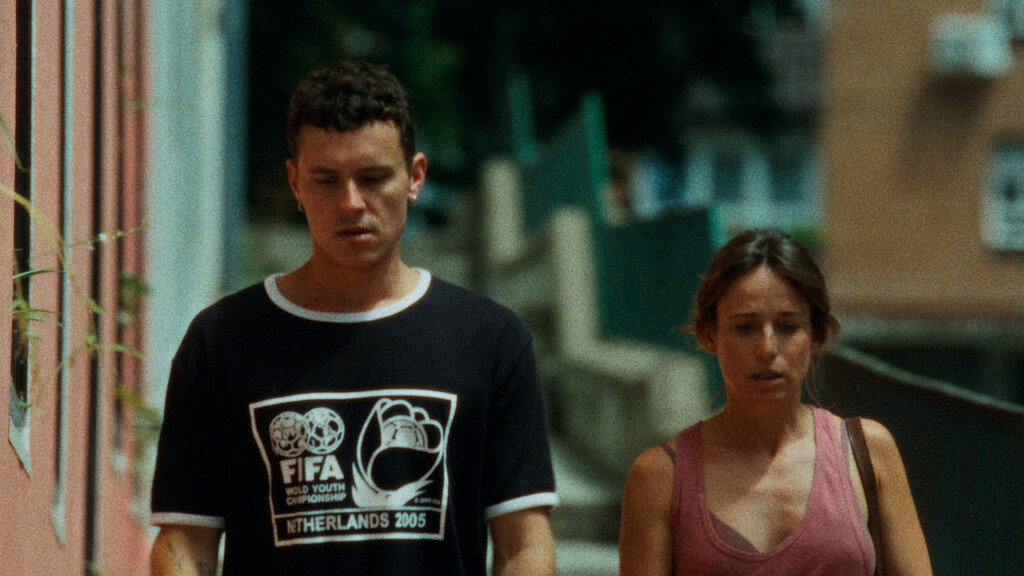 'Hugo 24' es genial cuando muestra la vida de mi barrio y su ajetreo cotidiano, pero su cadena de desgracias continuas cansaría a cualquiera