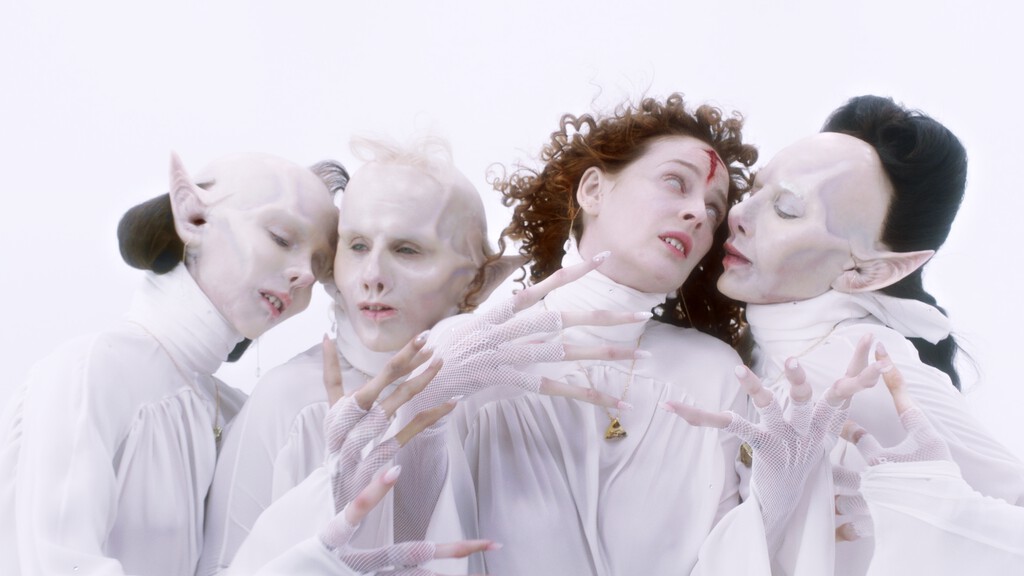 Eduardo Casanova, sobre cómo ‘Silencio’ ayuda a combatir el estigma del VIH: «Vivir en silencio es un tipo de muerte, una lenta y a pellizcos