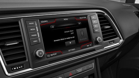SEAT le da la bienvenida a la nueva pasajera virtual, Alexa