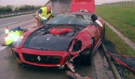 Dolorpasión™: Un Ferrari 599 GTO que no hizo buenas migas con el agua