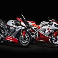 La Yamaha R1 cumple 25 años, y esta edición especial es lo más sexy (y caro) que hemos visto en mucho tiempo