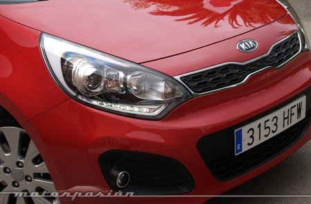 KIA-Rio-2011-27