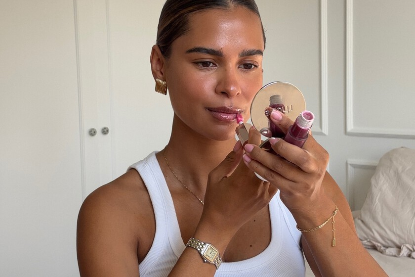 Así es la pulsera de plata con detalle de tulipán favorita de las chicas holandesas que solo cuesta 59 euros