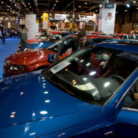 ¿Te engañaron en el concesionario de coches? Según la OCU, así puedes recuperar tu dinero