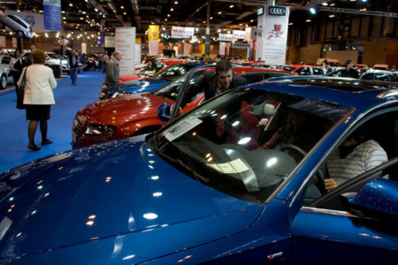 ¿Te engañaron en el concesionario de coches? Según la OCU, así puedes recuperar tu dinero