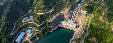 A China está construindo reservatórios como se não houvesse amanhã. Seu objetivo: armazenar energia renovável neles 