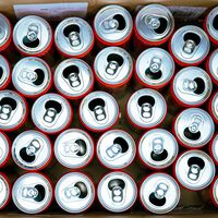 El agujero de las latas de bebidas no está para meter la pajita. Esta es su verdadera función