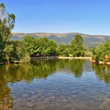 Última llamada para disfrutar de esta piscina natural muy cerca de Madrid antes del frío
